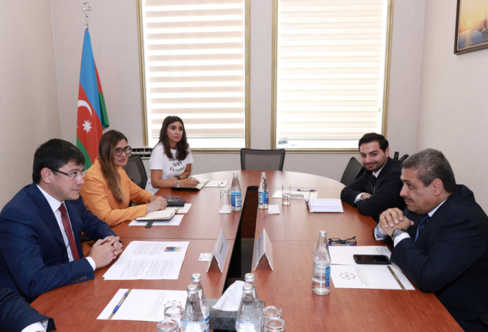 Azerbaiyán y Colombia abordan la implementación de proyectos conjuntos