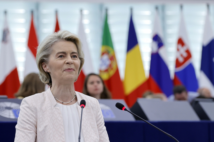    Fon der Lyayen yenidən Avropa Komissiyasının prezidenti seçilib   