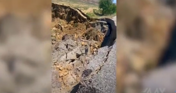    Bakı-Şamaxı-Yevlax yolunda sürüşmə oldu -    Video      