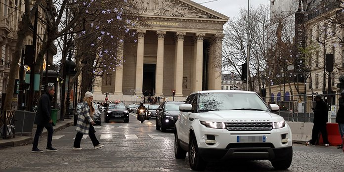 Automobile : le marché français porté par les modèles hybrides au premier semestre
