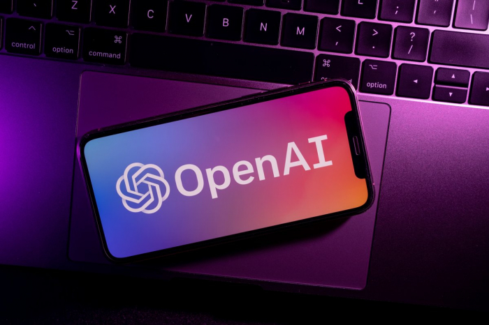 Intelligence artificielle : OpenAI teste un moteur de recherche, possible menace pour Google