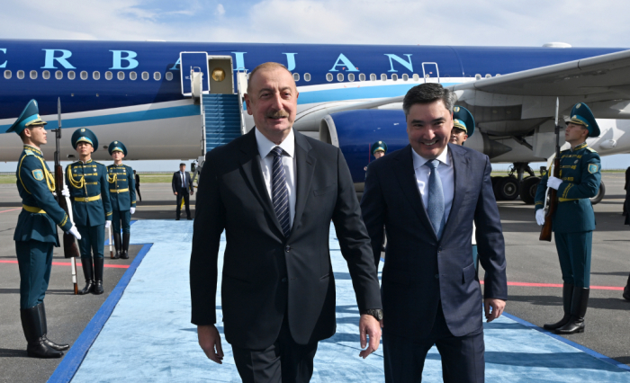   Präsident Ilham Aliyev zu Besuch in Kasachstan eingetroffen  