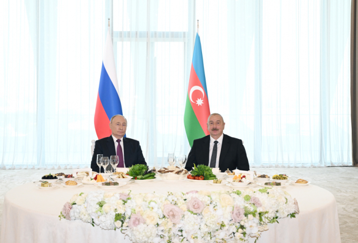 State reception was hosted by President Aliyev in honor of Russian President in Baku