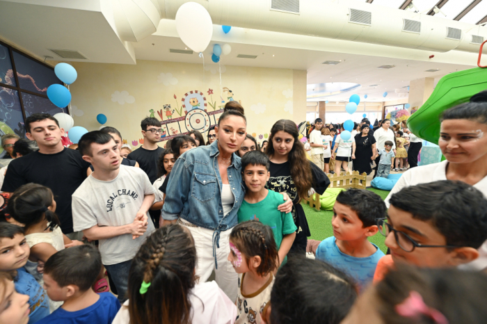  Mehriban Aliyeva participe à une fête organisée pour les enfants par la Fondation Heydar Aliyev 