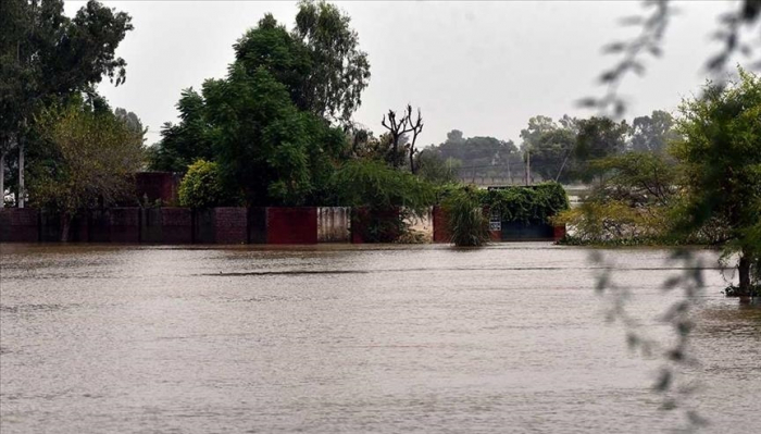 Flash floods kill 35 people in northern Pakistan