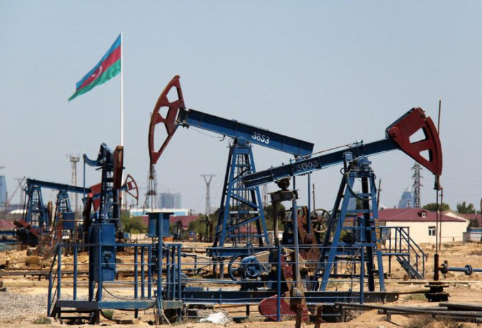 Azerbaijani oil price decreases