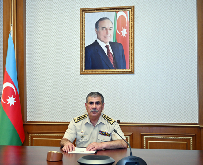  Azerbaijan Army must constantly maintain high level of combat training and professionalism: Minister 