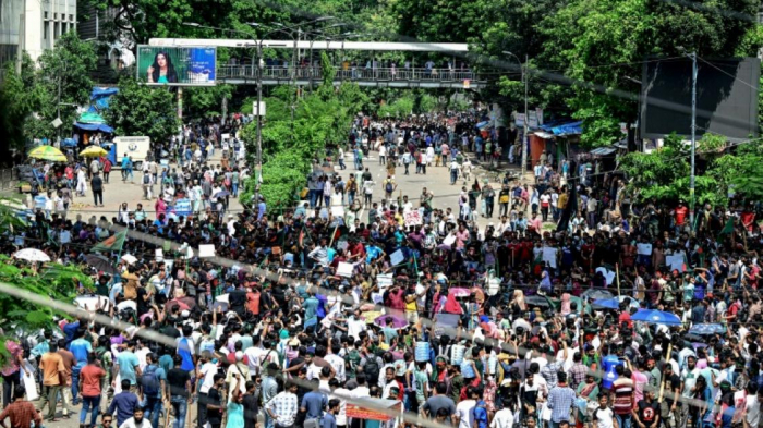 Bangladesh : les manifestants marchent sur la capitale, au moins 300 morts depuis le début de la crise