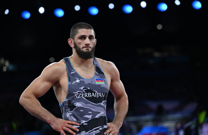   El luchador azerbaiyano Magomedkhan Magomedov gana la medalla de bronce en los Juegos Olímpicos  