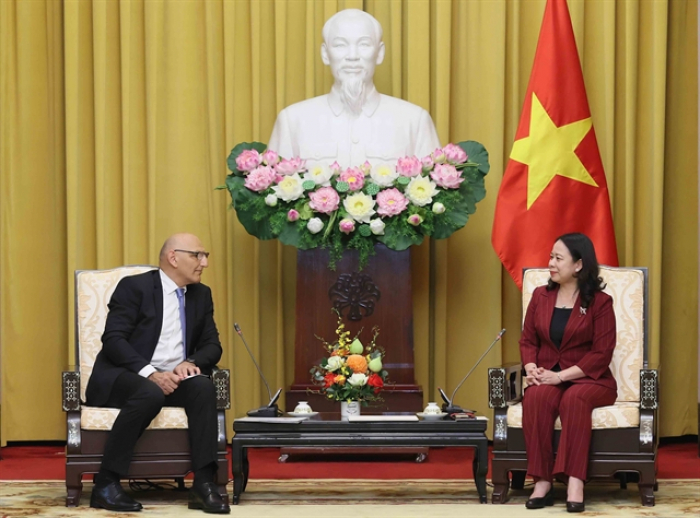 Azerbaijani president’s representative meets Vietnam VP