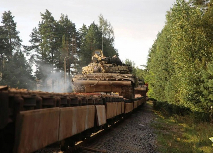    Belarus tankları Ukrayna ilə sərhədə doğru irəliləyir    