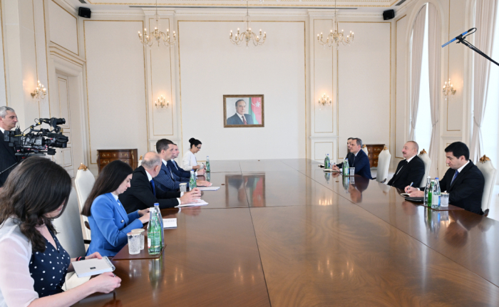  President Ilham Aliyev receives Serbian FM 