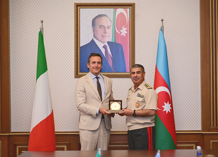   Azerbaijani defense minister meets with ambassador of Italy to Azerbaijan   