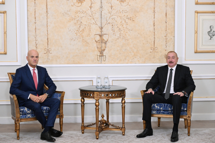 President Ilham Aliyev meets Eni S.p.A CEO in Rome