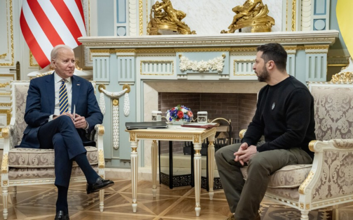   Selenskyj wird sich im September mit Biden treffen  