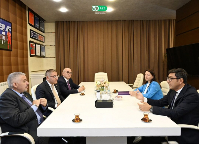 Azerbaijan’s Youth and Sports Minister meets with President of European Weightlifting Federation