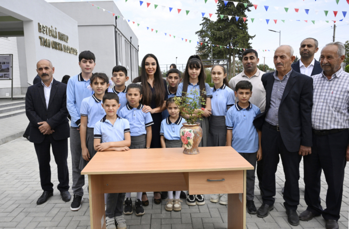 Leyla Aliyeva visite une nouvelle école construite dans la région de Bilessouvar