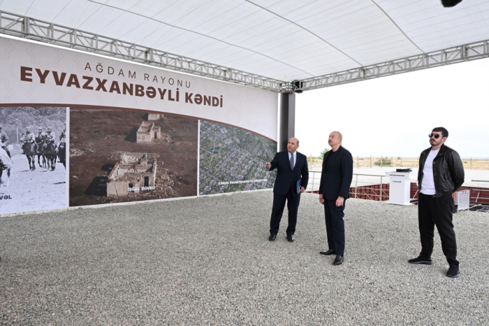  Ilham Aliyev participe à la cérémonie de pose de la première pierre du village d’Eyvazkhanbeyli de la région d’Aghdam 