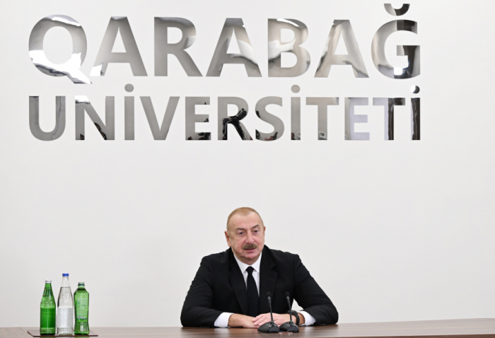   Aliyev parle de l’héroïsme des soldats azerbaïdjanais à sa rencontre avec les étudiants de l’Université du Karabagh  