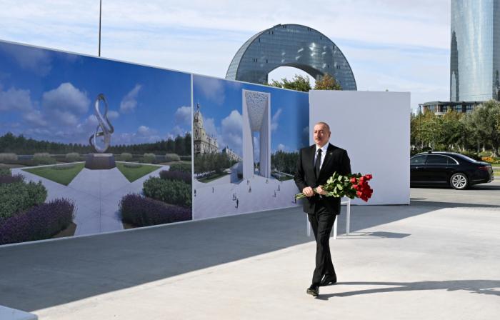  Le président Ilham Aliyev visite le Parc de la Victoire à Bakou 