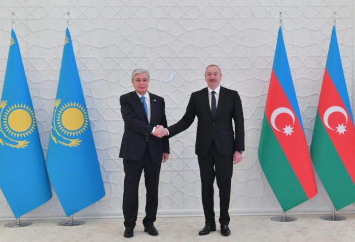   Presidents of Azerbaijan, Kazakhstan hold phone talks  