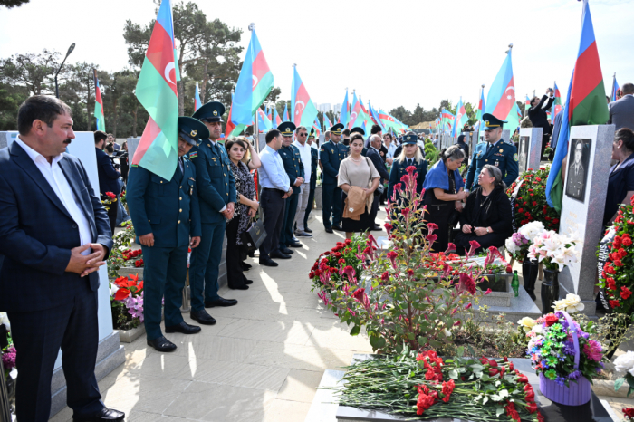   Los azerbaiyanos honran la memoria de los mártires  