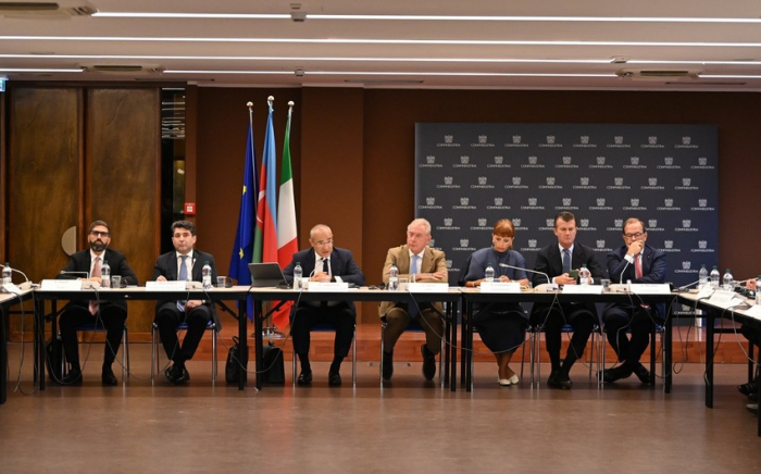  Se celebró la mesa redonda Italia-Azerbaiyán 