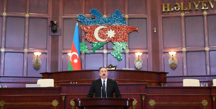  Presidente Ilham Aliyev participa en la primera reunión del Milli Majlis de la séptima convocatoria de la República de Azerbaiyán 