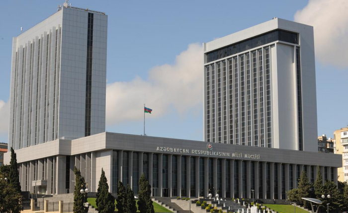 Azerbaijani MPs call on MFA to review ties with U.S.