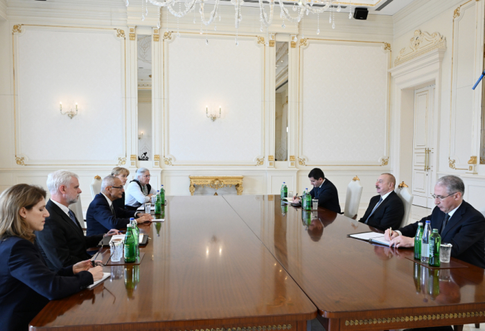  Azerbaijani President receives US President