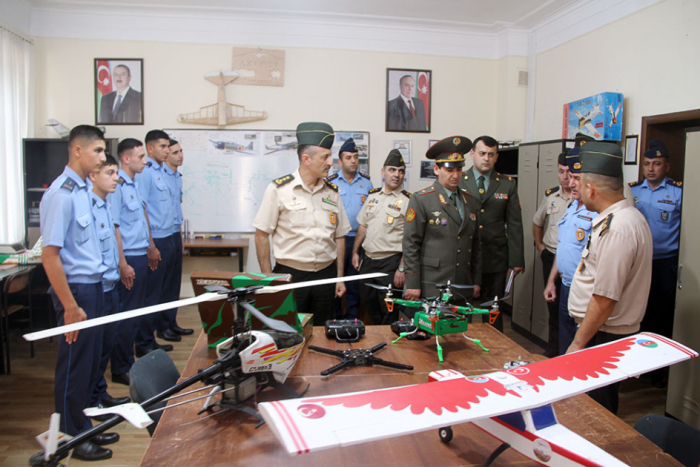 Tajik delegation visits military institute in Baku