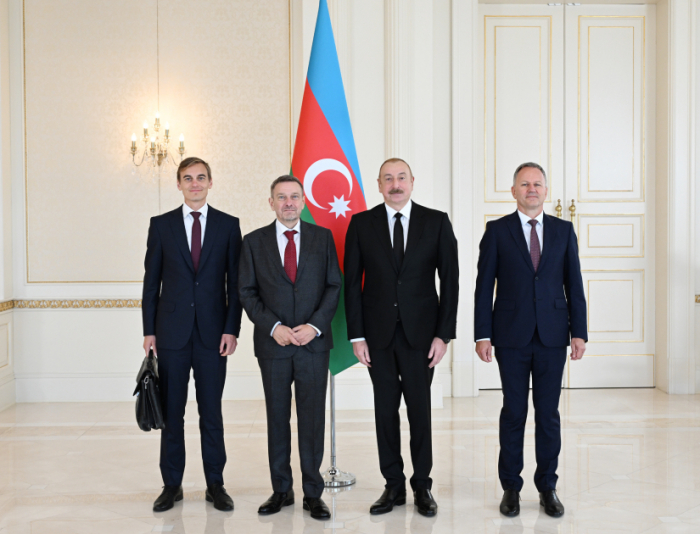  Le président Ilham Aliyev a reçu les lettres de créance des nouveaux ambassadeurs de certains pays -  Mise à Jour