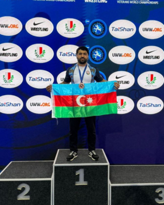 Luchadores veteranos de Azerbaiyán ganan 4 medallas en el Campeonato del Mundo