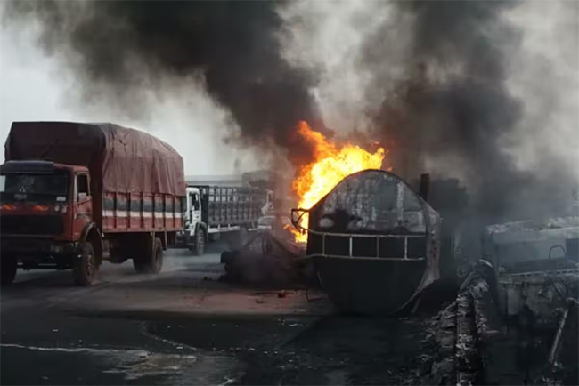 Fuel tanker explosion kills 90 in northwestern Nigeria