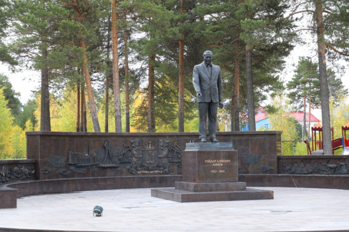 Russian city of Kogalym unveils monument to Azerbaijan’s National Leader Heydar Aliyev