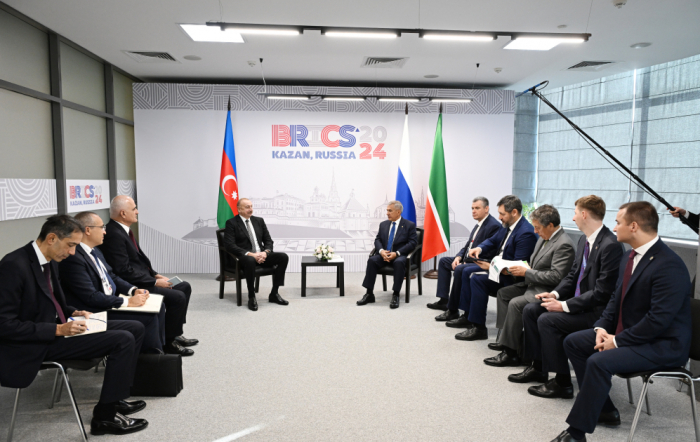   Präsident Ilham Aliyev trifft sich mit Rais von Tatarstan in Kasan  