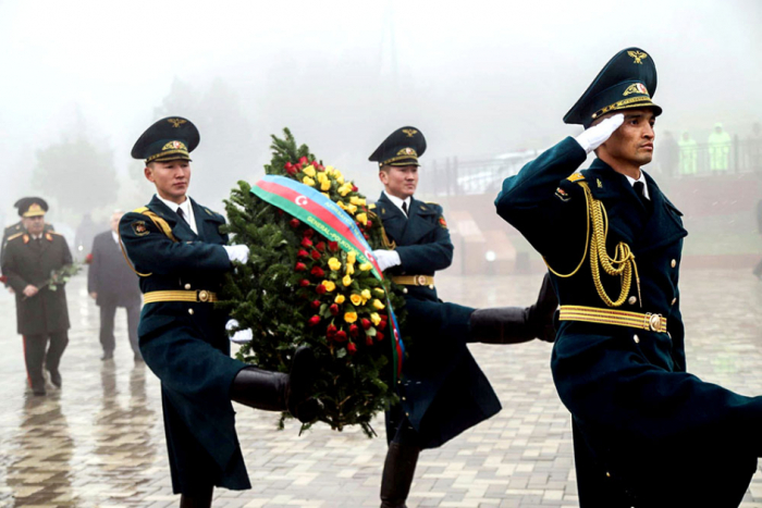   Azerbaijani Defense Minister visits Ata-Beyit National Historical and Memorial Complex in Bishkek  