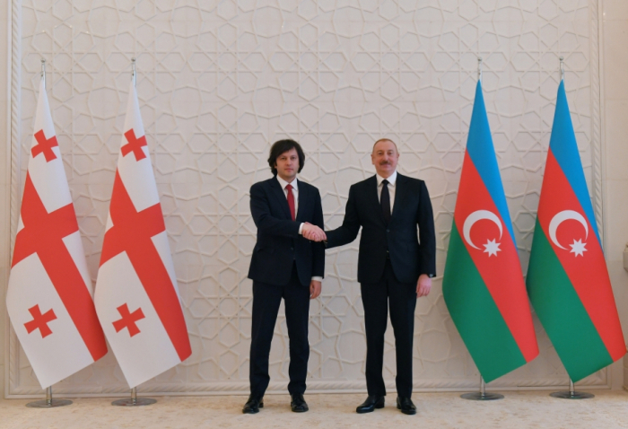  Le président Ilham Aliyev félicite le Premier ministre géorgien Kobakhidze 