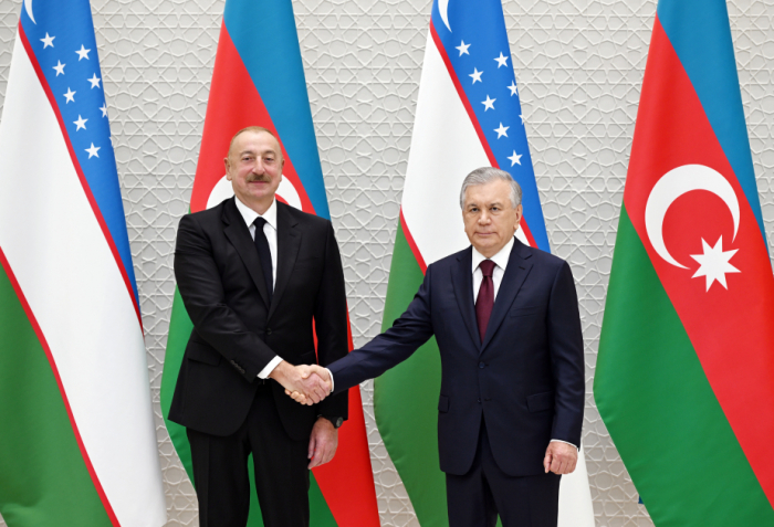 President of Azerbaijan Ilham Aliyev congratulates Uzbek counterpart