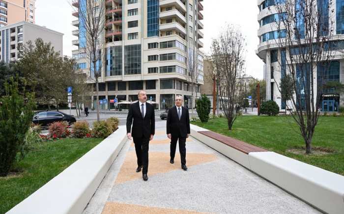   Präsident Ilham Aliyev machte sich mit den Bedingungen vertraut, die im neu errichteten Park in Baku geschaffen wurden  