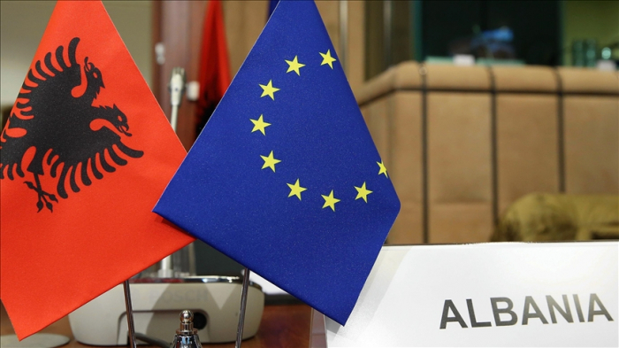 EU formally begins Albania