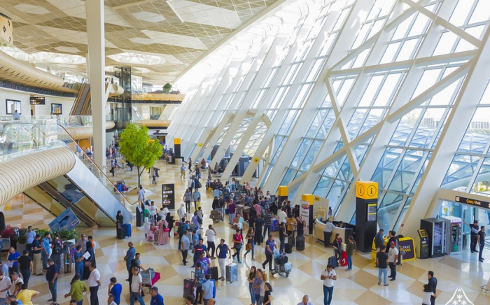 Bakı aeroportunda sərnişin axını 33 % artıb  
