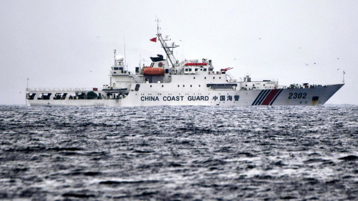 Un buque guardacostas chino choca contra un barco filipino