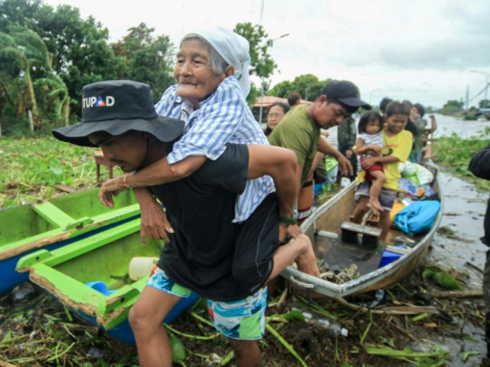 Trami frappe les Philippines, le bilan des morts s