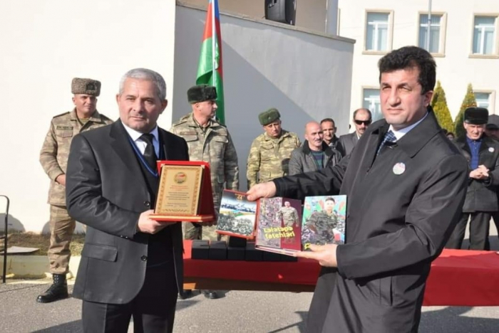       Qanunsuzluq:    İki müharibənin veteranı məktəb direktoru ilə bacarmır    