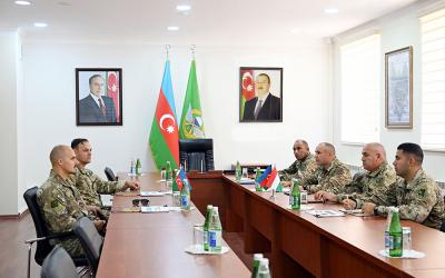  Azerbaiyán discutió la cooperación militar con Hungría 