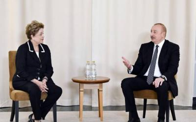  Ilham Aliyev se reunió con la presidenta del Nuevo Banco de Desarrollo en Kazán 