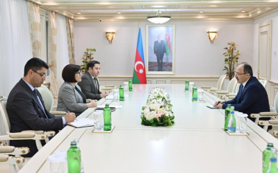  Sahiba Gafarova recibió al embajador de Türkiye en Azerbaiyán 