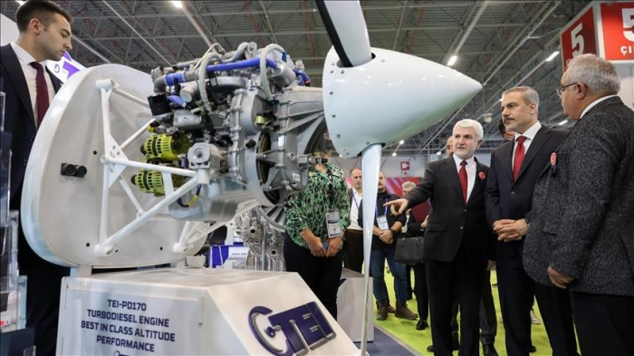 Le chef de la diplomatie turque visite le SAHA EXPO 2024