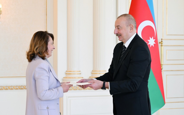  Ilham Aliyev recibió las cartas credenciales de la nueva embajadora de España 